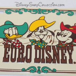 METAL plate EURO DISNEY Donald, Goofy and Mickey cow boy Far West relief 3D 30 cm
