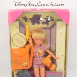 Poupée Barbie DISNEY MATTEL Stacie & Winnie the Pooh Flashlight pyjama party 1997