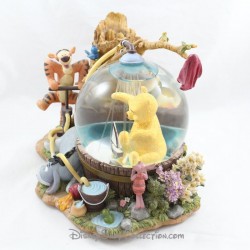 Musical snow globe DISNEY Winnie and friends
