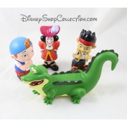 Jake bath toys and the pirates DISNEY STORE lot of 4 figures pvc